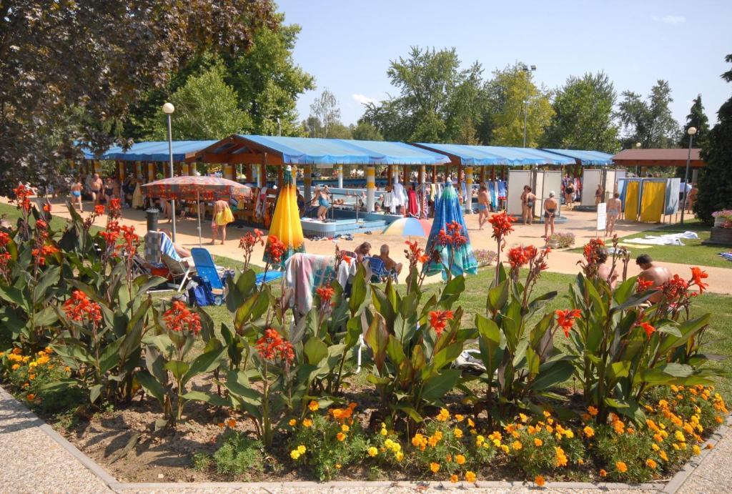 Club Mendan Aparthotel Zalakaros Exterior photo